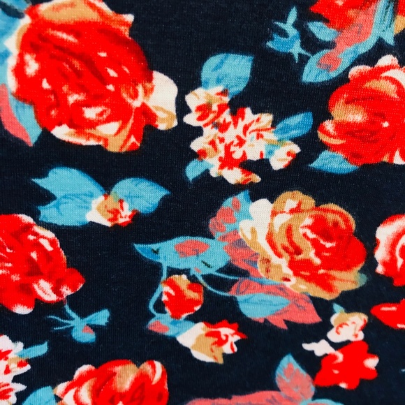 Jamby Styles Floral Swoop Tee Large - Picture 4 of 7